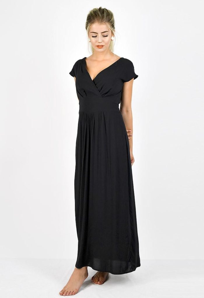 fraulein-stachelbeere-langes,-schwarzes-kleid-mit-grossem-v-ausschnitt-21