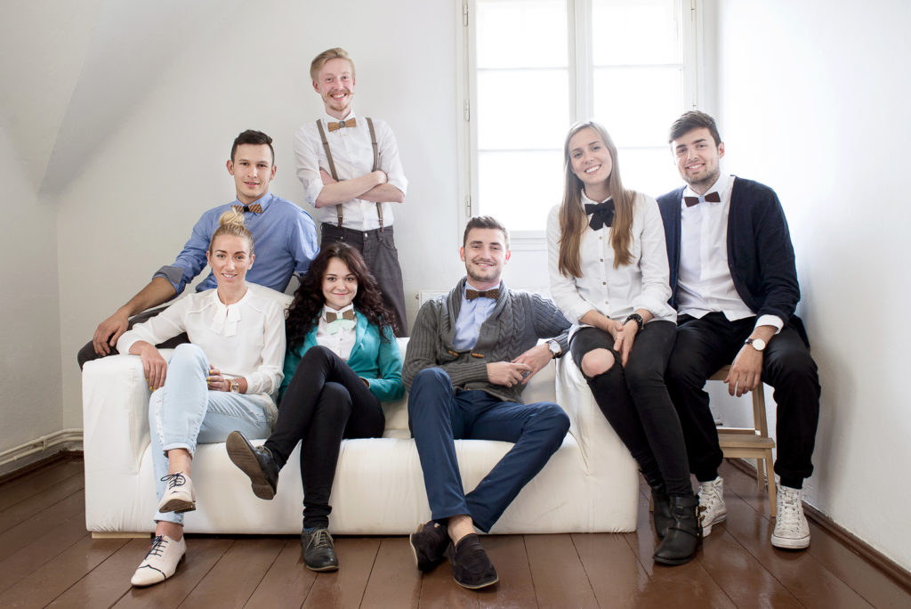 BeWooden-team-image-in-office